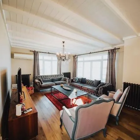 Grand House Hotel